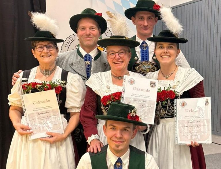 Gröbenzeller Trachtler feiern Erfolge beim Wertungsplattln vom Huosigau