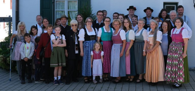 Vereinsausflug nach Holzhausen: Ein Tag voller Brauchtum, Gemeinschaft und guter Gespräche